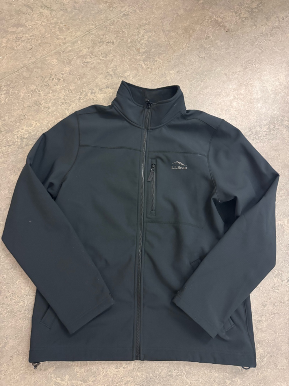 LLbean Men's Black Performance Softshell Jacket Size Medium excellent condition